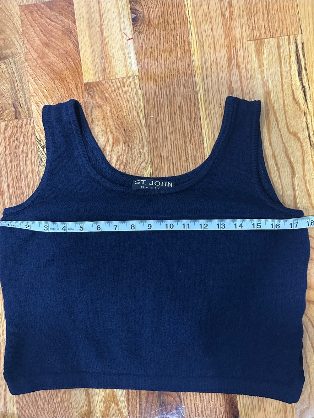 Vintage St. John Basic Navy Cropped Knit Sleeveless Top - Picture 5 of 6